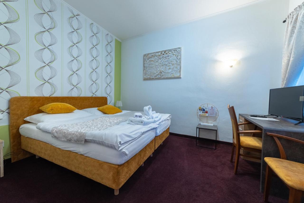 Penzion Deloris Trencin Bagian luar foto
