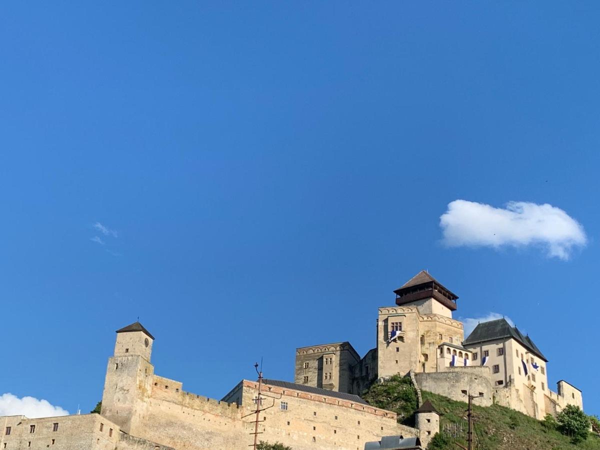 Penzion Deloris Trencin Bagian luar foto